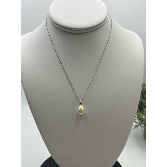 Trifari Single Teardrop Faux White
Pearl Silver Tone 16" Necklace - Picture 1 of 12